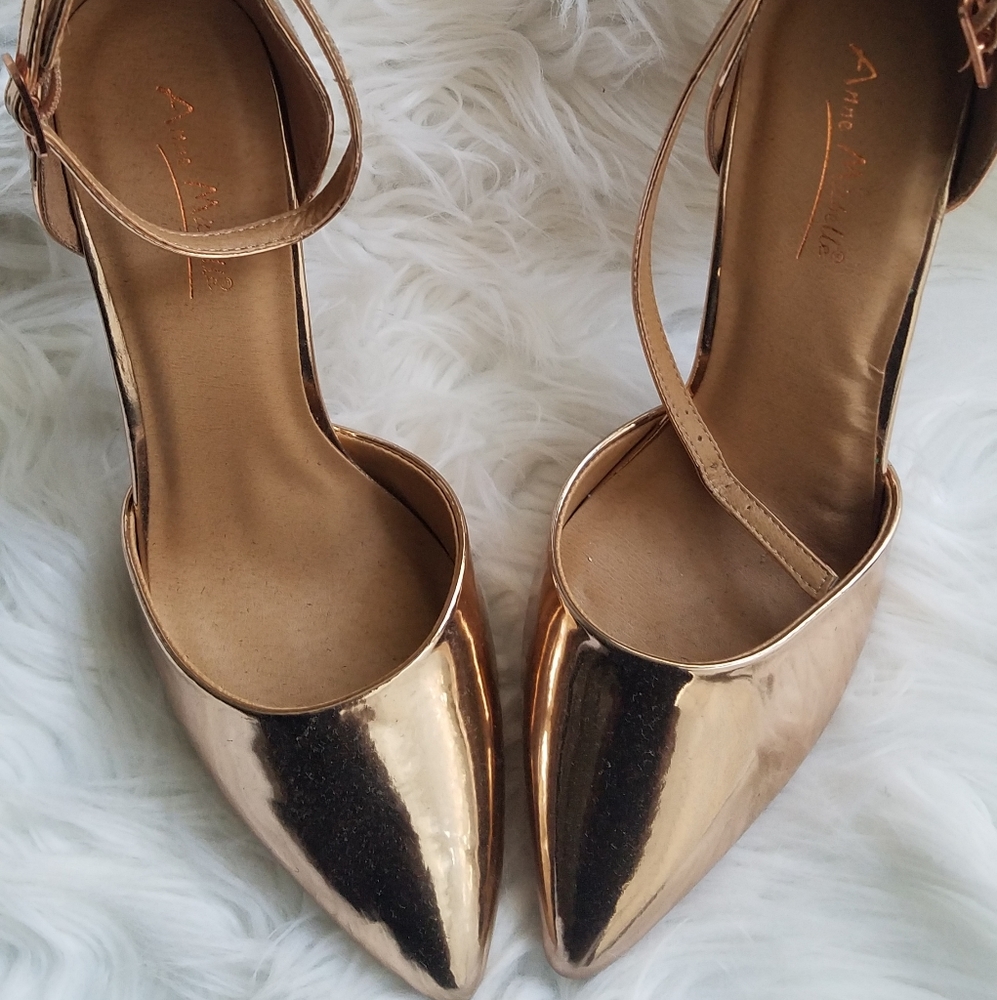 Rosegold metallic pointed closed heels